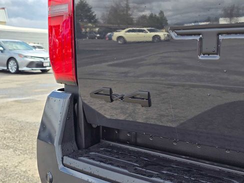 Used 2025 Toyota Tacoma TRD Sport image 18