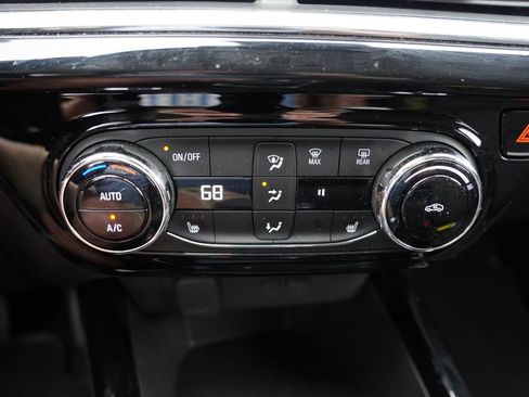 Used 2025 Chevrolet Trax ACTIV w/ Driver Confidence Package FWD image 6
