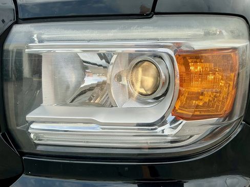 Used 2016 GMC Canyon SLT w/ Driver Alert Package image 10