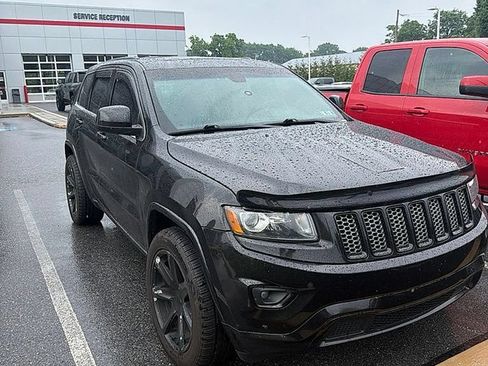 Used 2014 Jeep Grand Cherokee Altitude AWD/4WD image 2