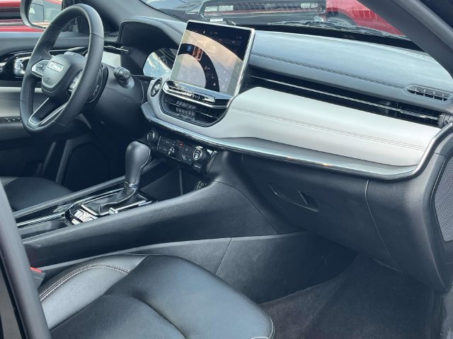 Used 2024 Jeep Compass Limited AWD/4WD image 24