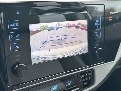 Used 2017 Toyota Corolla LE image 22