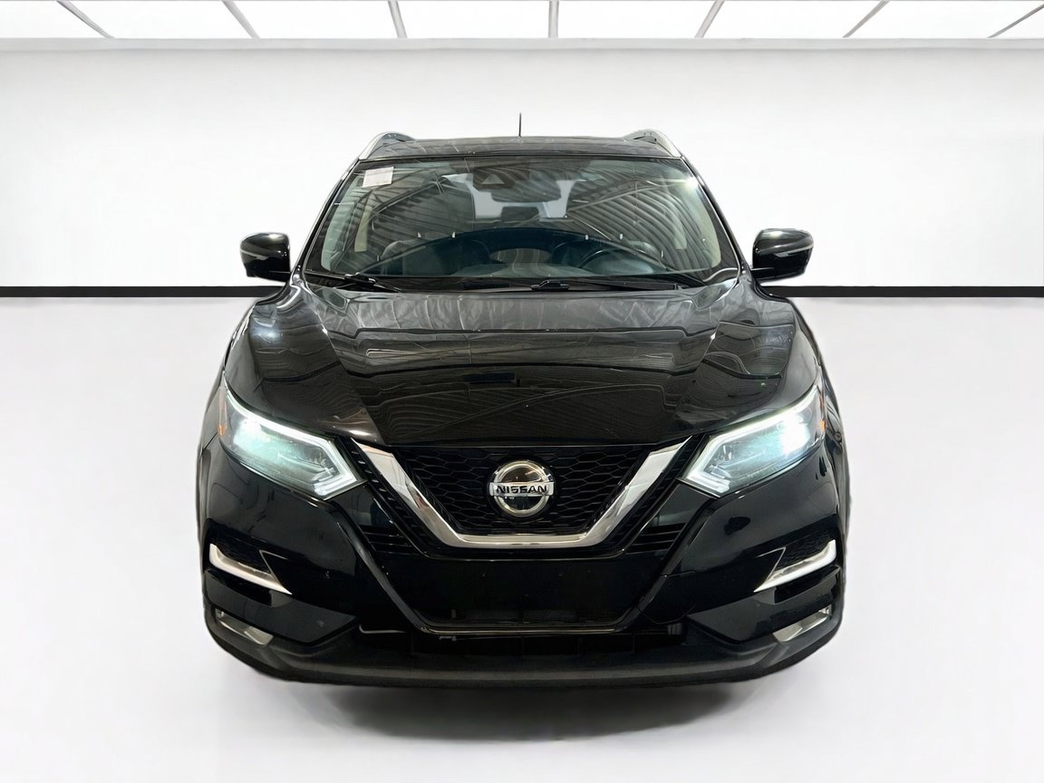 Used 2022 Nissan Rogue Sport SL w/ Premium Package FWD image 2