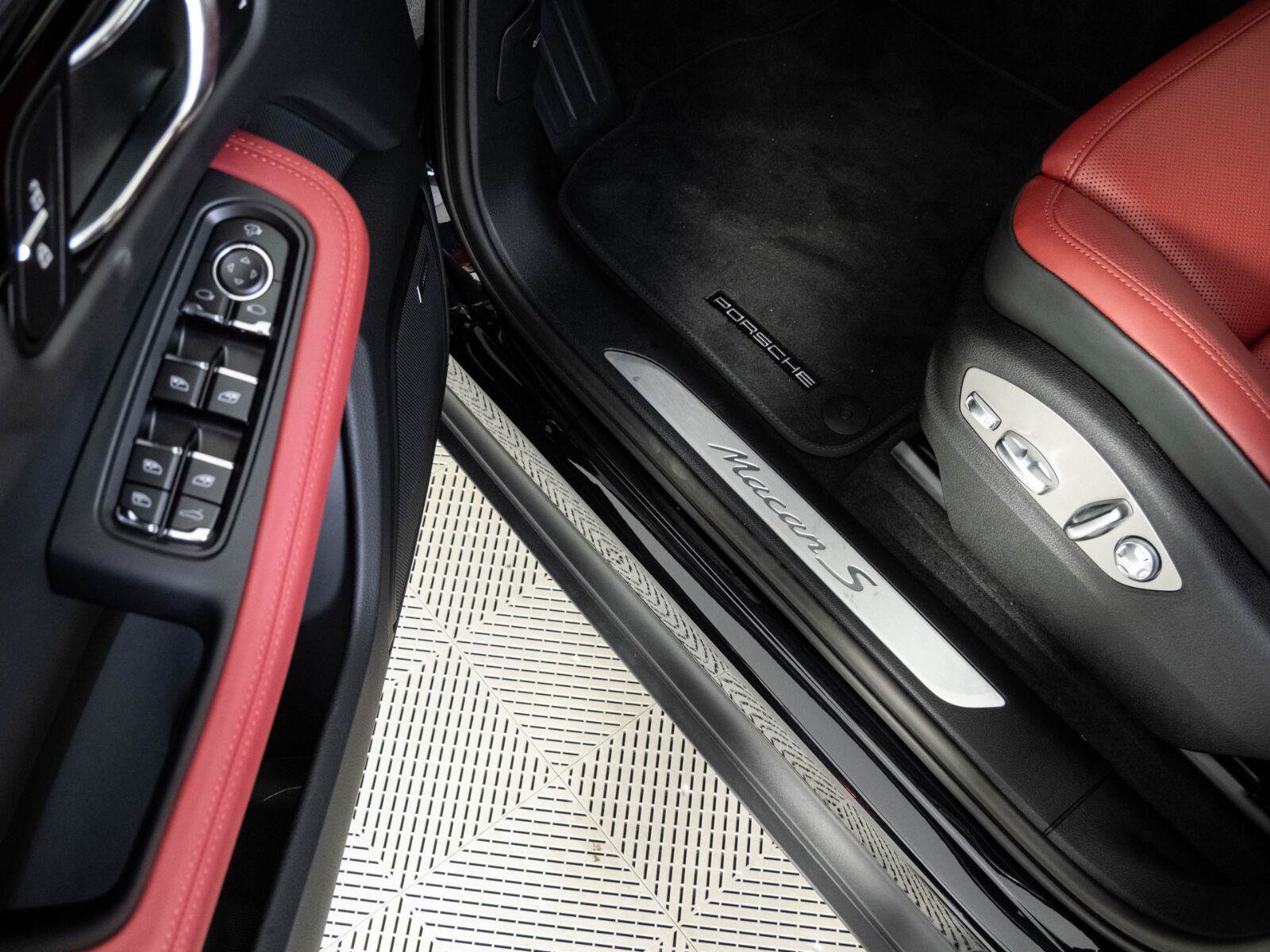 New 2026 Porsche Macan S AWD/4WD image 8