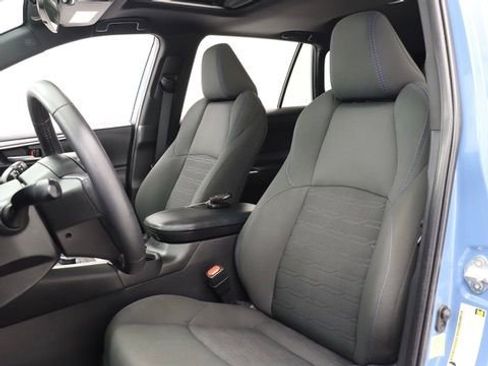 Used 2022 Toyota RAV4 SE w/ Convenience Package image 10