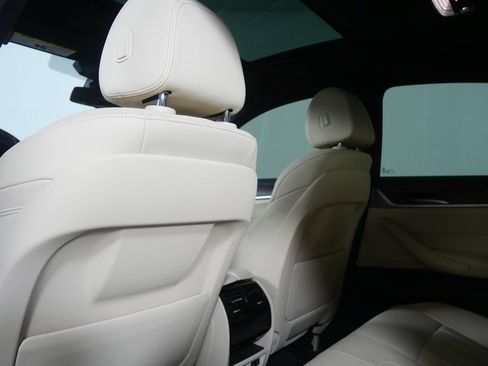Certified 2023 BMW 530i w/ Convenience Package RWD image 16