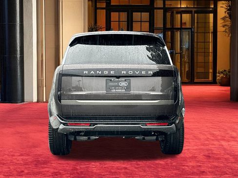 New 2026 Land Rover Range Rover Long Wheelbase SE image 11