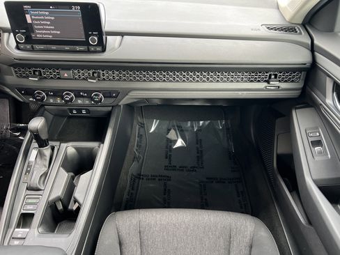 Used 2024 Honda Accord EX image 33