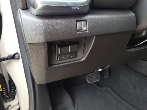 New 2026 GMC Canyon Elevation w/ Convenience Package image 17