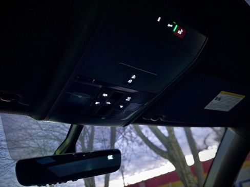 Used 2022 Volkswagen Atlas Cross Sport SE image 20