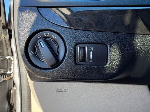 Used 2019 Dodge Grand Caravan SE w/ UConnect Hands-Free Group image 20