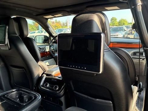 Used 2018 Lincoln Navigator L Reserve w/ Technology Package AWD/4WD image 16