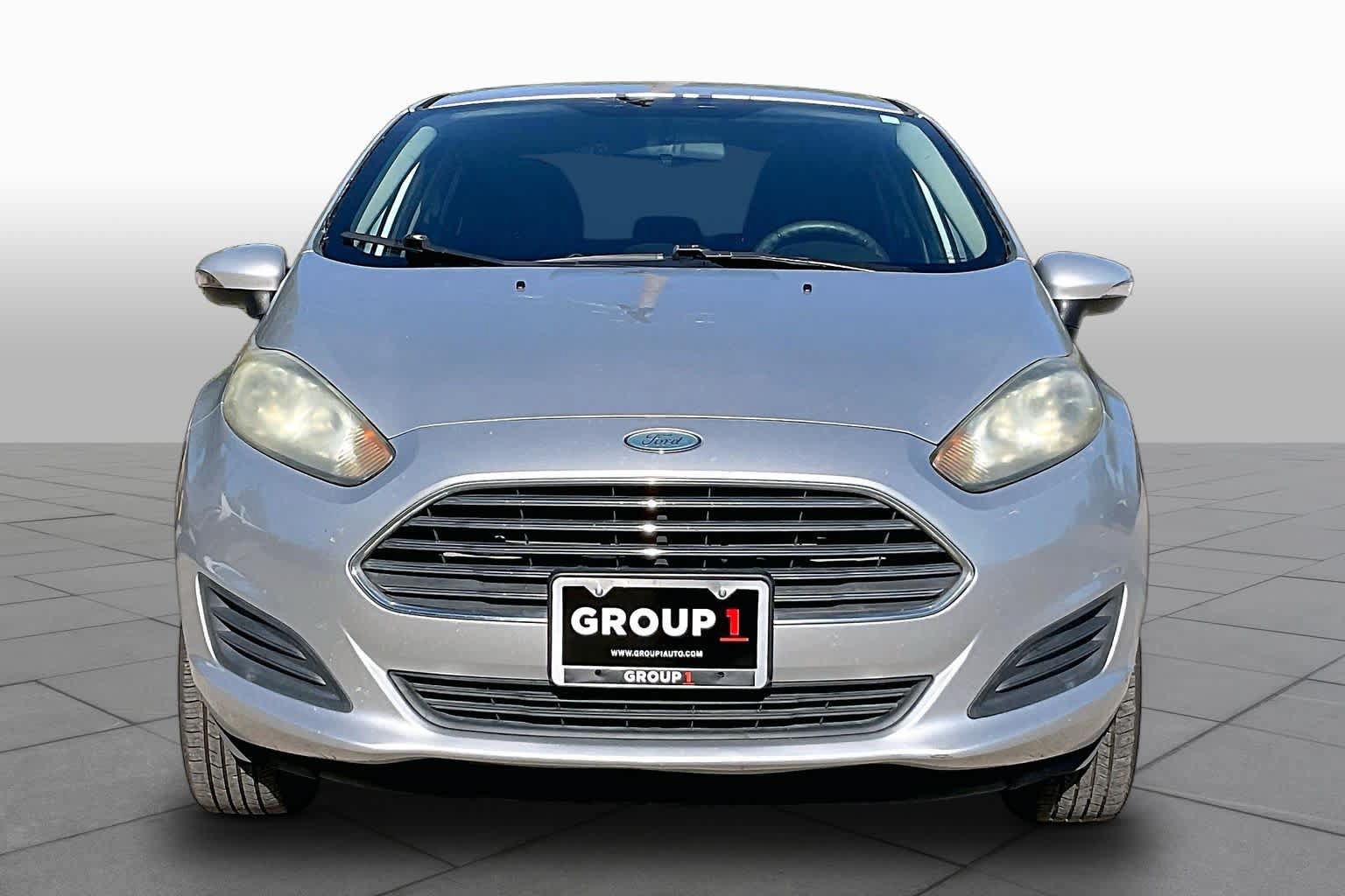 Used 2015 Ford Fiesta SE FWD image 4