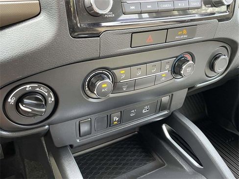 Used 2022 Nissan Frontier SV w/ Technology Package image 29