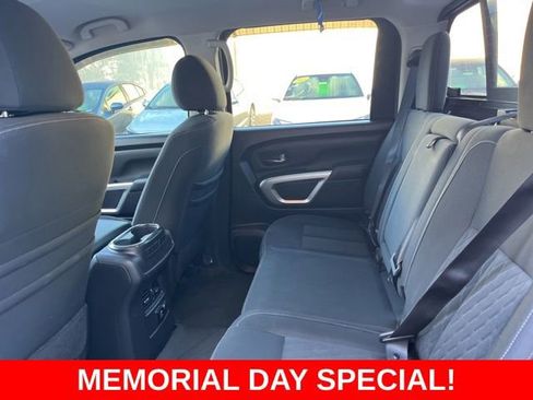 Used 2018 Nissan Titan SV w/ SV Convenience Package AWD/4WD image 11