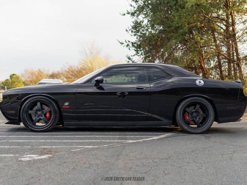 Used 2009 Dodge Challenger SRT8 w/ SRT Option Group II image 3
