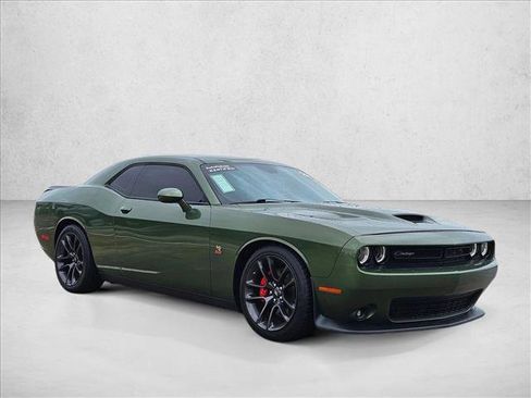 Used 2022 Dodge Challenger R/T Scat Pack RWD image 3