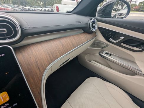 Certified 2024 Mercedes-Benz CLE 300 4MATIC Coupe image 4