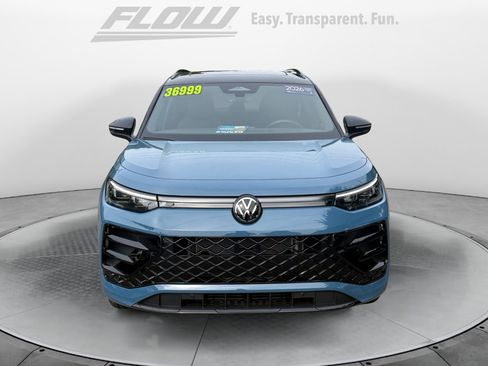 Certified 2026 Volkswagen Tiguan SE R-Line AWD/4WD image 2