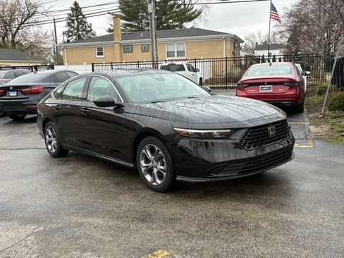 Used 2023 Honda Accord EX image 3