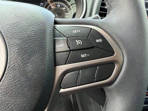 Used 2022 Jeep Cherokee Latitude Lux AWD/4WD image 21