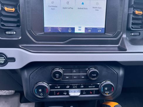 Used 2023 Ford Bronco Badlands w/ Sasquatch Package AWD/4WD image 19