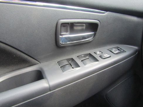 Used 2025 Mitsubishi Outlander Sport ES image 9