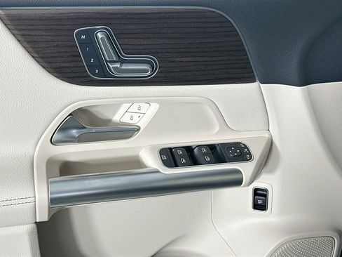 New 2026 Mercedes-Benz GLA 250 image 18