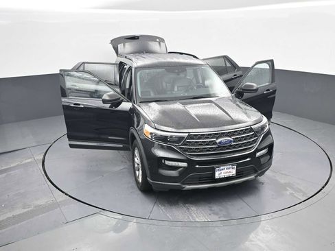 Used 2021 Ford Explorer XLT w/ Equipment Group 202A image 45