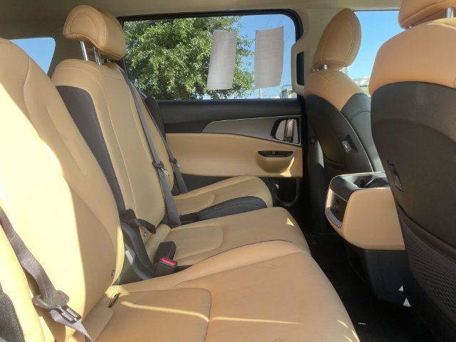Certified 2024 Kia Carnival LX FWD image 19