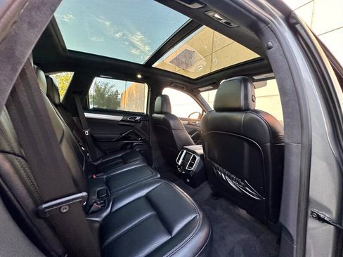 Used 2016 Porsche Cayenne GTS w/ Premium Package AWD/4WD image 13