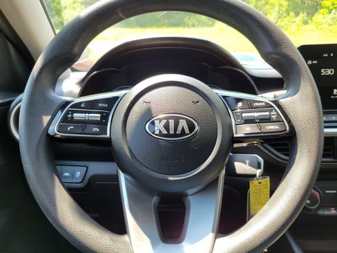 Used 2021 Kia Forte LXS FWD image 12