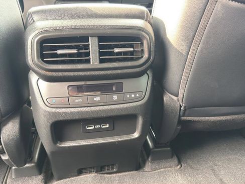 Used 2023 Honda Pilot EX-L image 16