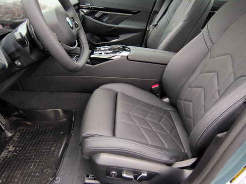 New 2026 BMW 530i xDrive w/ Executive Package image 18