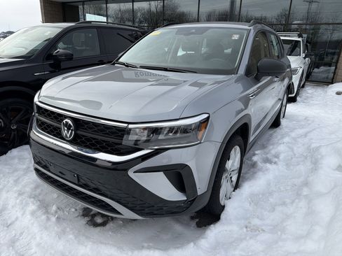 Used 2023 Volkswagen Taos S image 4