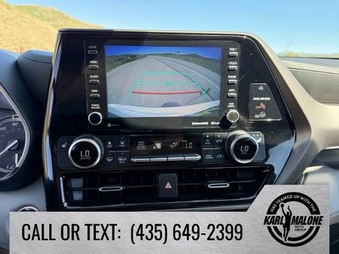 Used 2022 Toyota Highlander XLE AWD/4WD image 20
