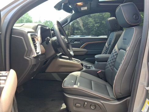Used 2026 GMC Canyon Denali AWD/4WD image 15