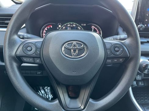 Used 2025 Toyota RAV4 XLE image 29