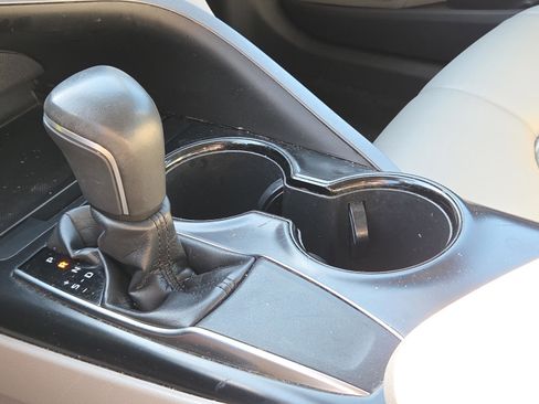 Used 2019 Toyota Camry SE FWD image 23