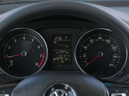 Used 2016 Volkswagen Jetta SE FWD image 23