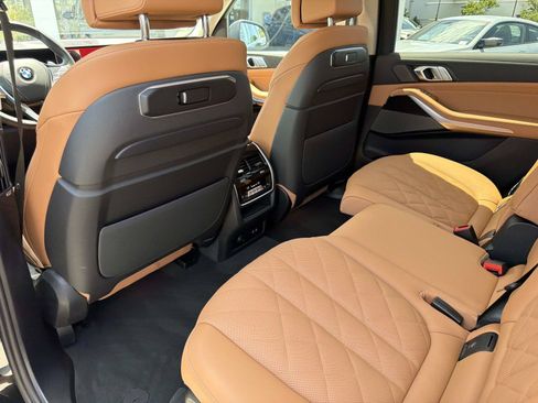 Used 2026 BMW X7 xDrive40i w/ Premium Package AWD/4WD image 10
