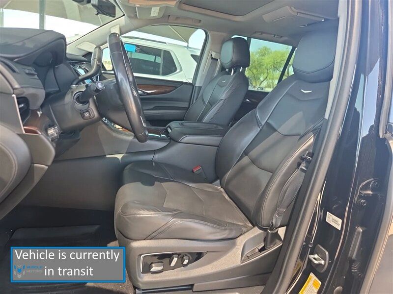 Used 2020 Cadillac Escalade Luxury AWD/4WD image 8