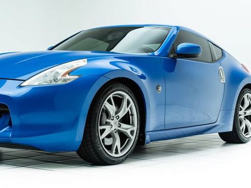 Used 2009 Nissan 370Z Touring w/ Sport Pkg RWD image 9