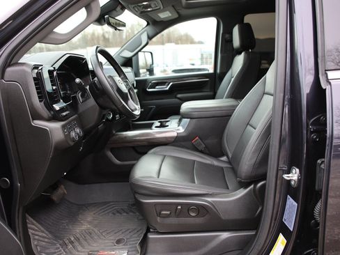 Certified 2024 Chevrolet Silverado 3500 LTZ w/ LTZ Premium Package image 22