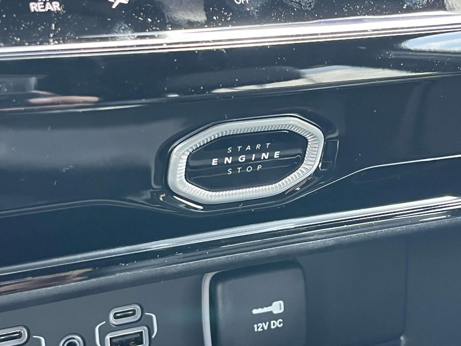 New 2026 Jeep Grand Cherokee Altitude AWD/4WD image 26