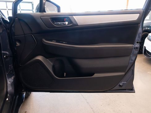Used 2017 Subaru Outback 2.5i Premium AWD/4WD image 23