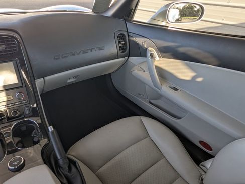 Used 2008 Chevrolet Corvette Coupe w/ Preferred Equipment Group RWD image 18