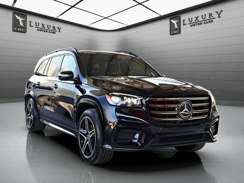 Used 2025 Mercedes-Benz GLS 450 4MATIC image 1