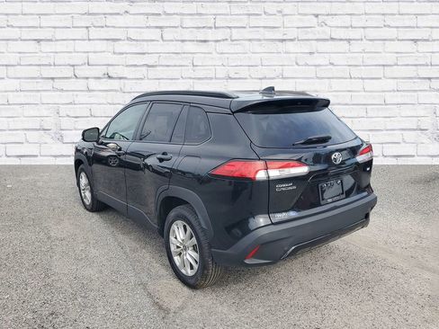Used 2022 Toyota Corolla Cross LE image 3