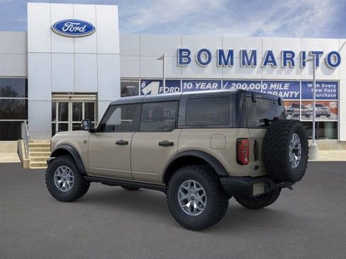 New 2025 Ford Bronco Badlands image 4